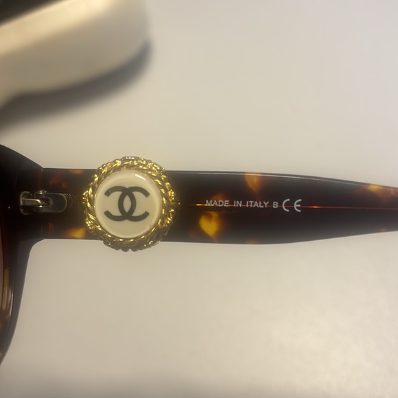 Chanel sunglasses - Picture 12 of 14